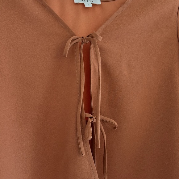 Gorgeous NEW Vetta Top - Picture 4 of 4